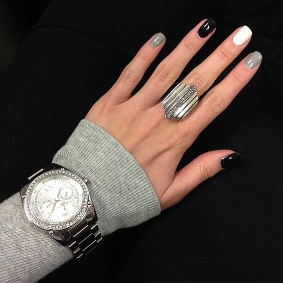 http://www.glamour.com//jewelry/madison-avenue-ring-1045#opi1950737792