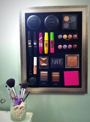 http://indulgy.com/post/Qbu7FHGJH1/make-your-own-magnetic-makeup-board-cheap-fram