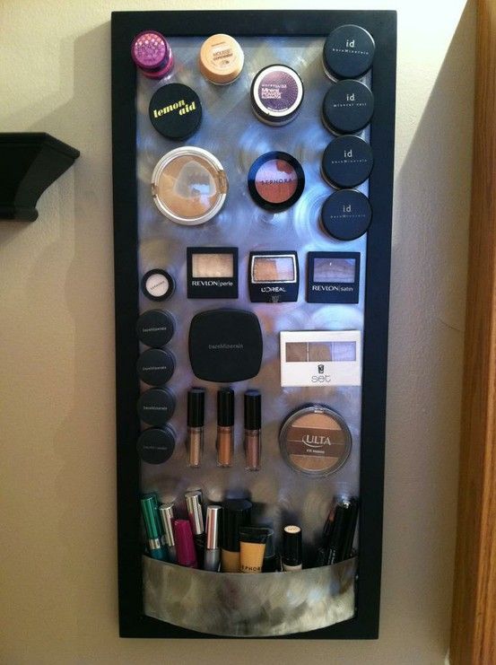 http://indulgy.com/post/fZPbbOecA1/must-make-one-of-these-magnetic-make-up-board