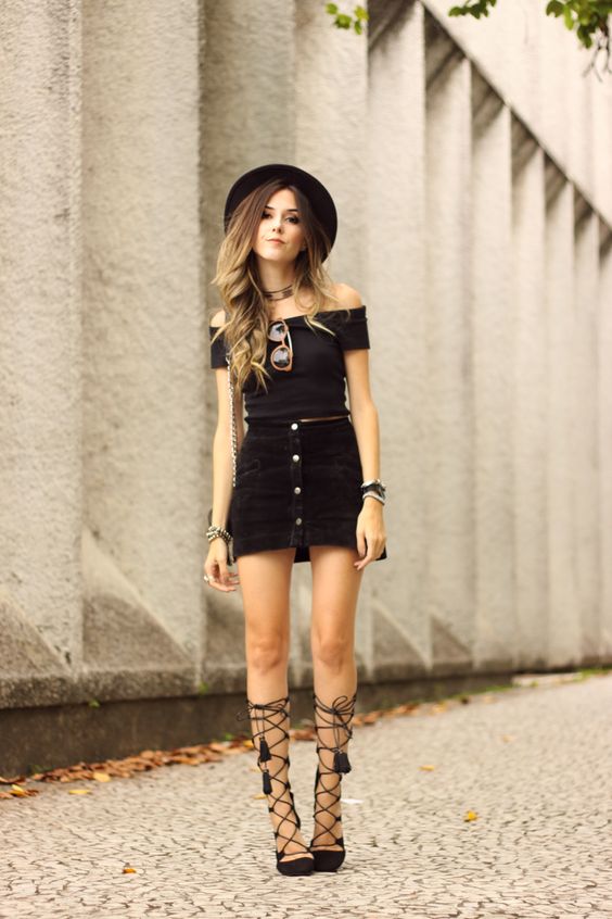 http://fashioncoolture.com.br/all-black-outfit-lace-up-shoes/