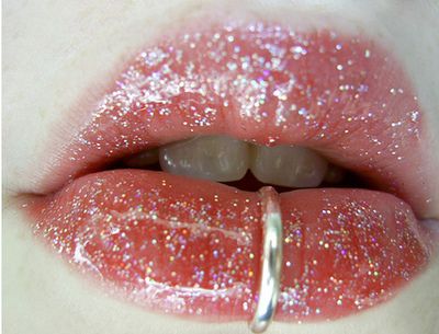 http://www.beautyblog.nl/inspiratie-voor-lippen-met-glitters/1227/