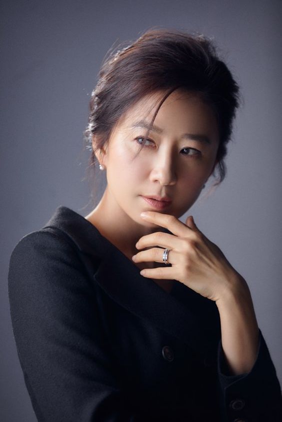 Kim Hee Ae – The World of the Married